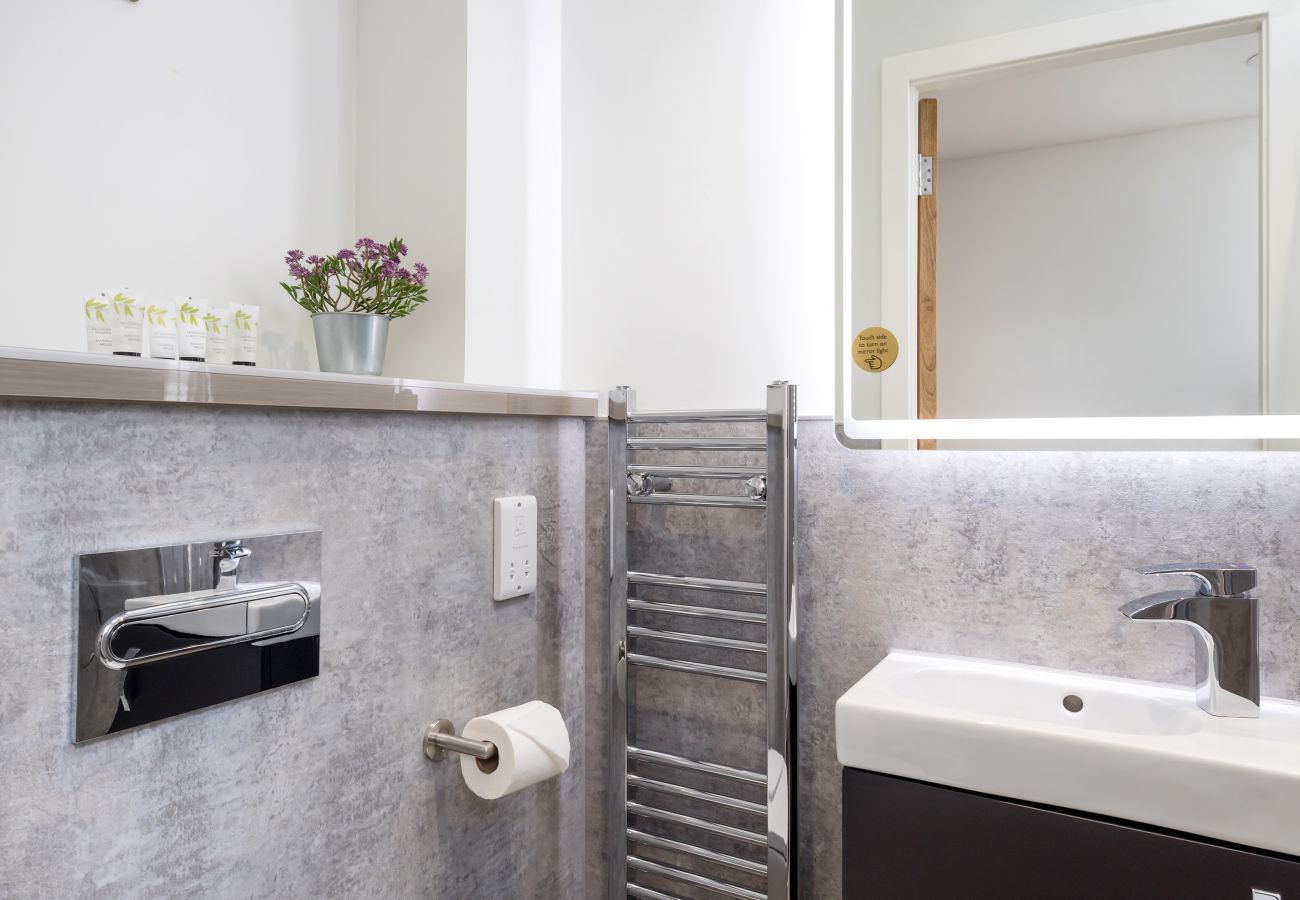 Rent by room in Edinburgh - Smith Place Hotel Room 4