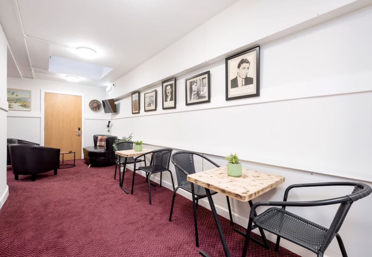 Rent by room in Edinburgh - Smith Place Hotel Room 5 