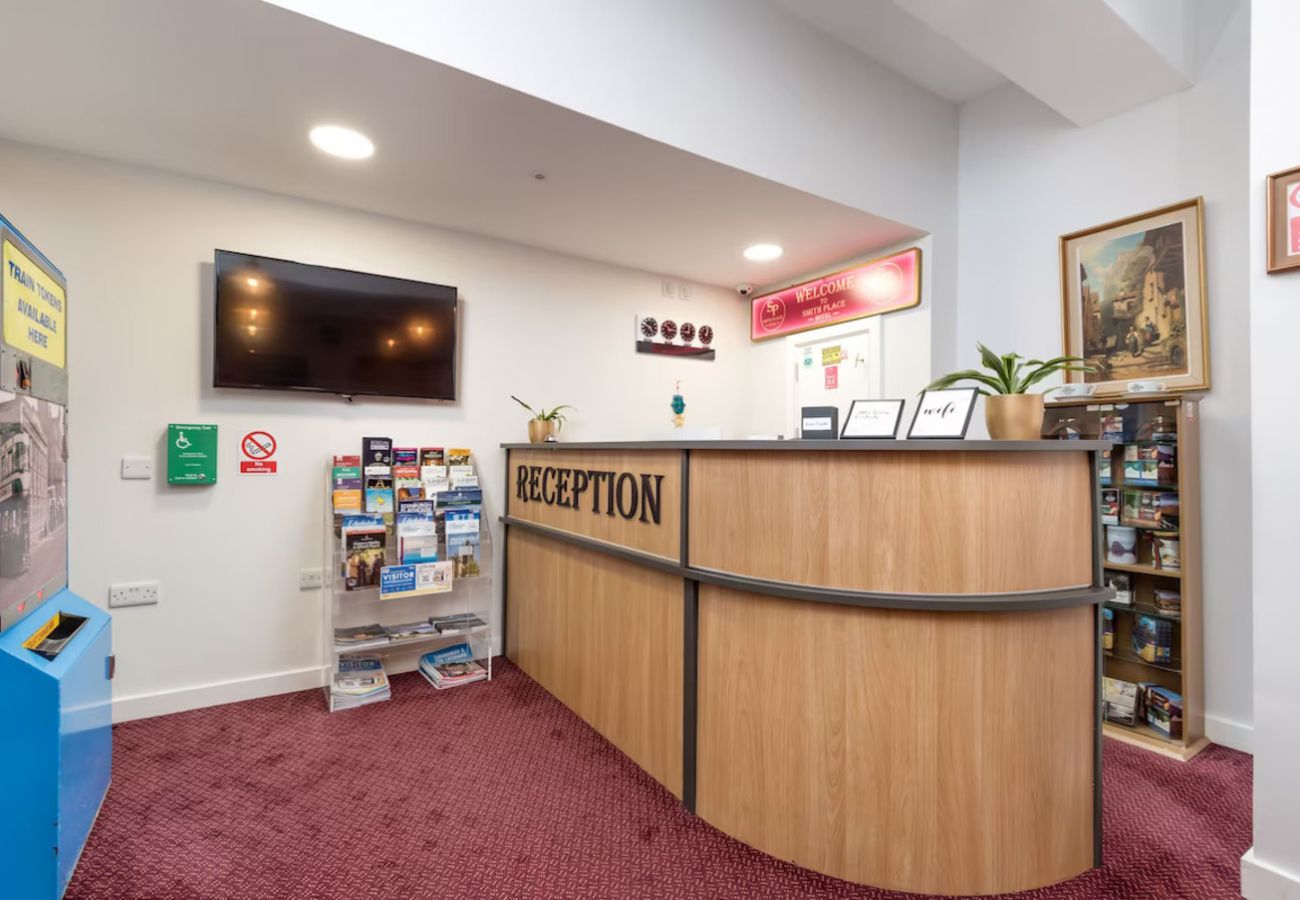 Rent by room in Edinburgh - Smith Place Hotel Room 5 