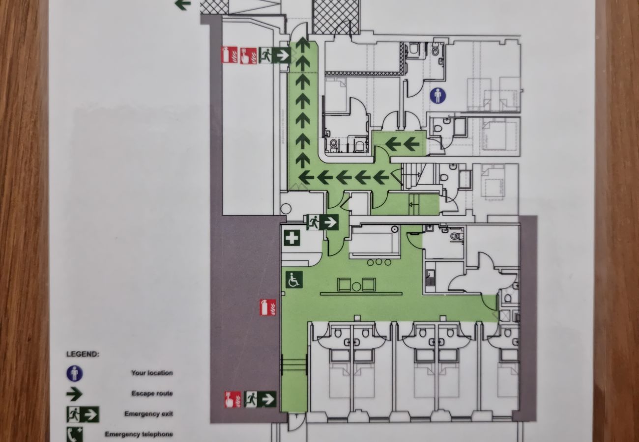 Rent by room in Edinburgh - Smith Place Hotel Room 5 
