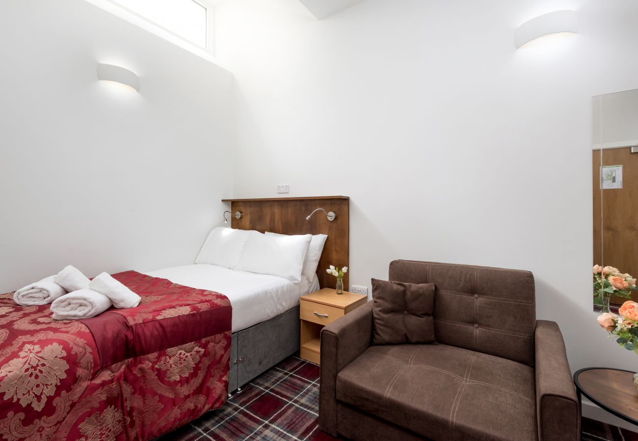 Rent by room in Edinburgh - Smith Place Hotel Room 6