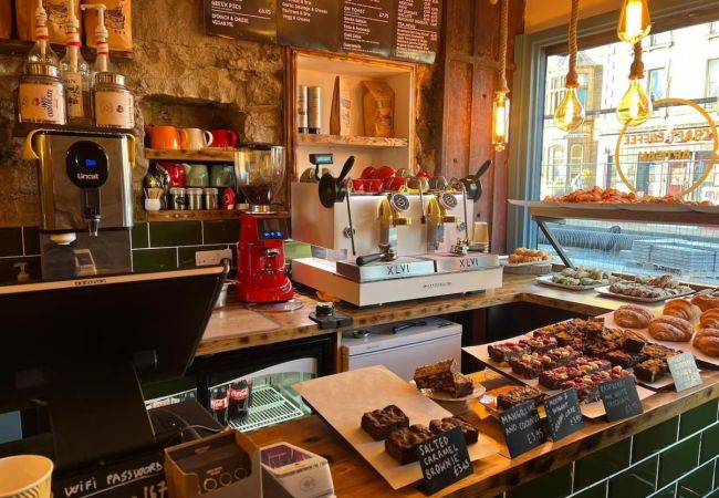 Rent by room in Edinburgh - Smith Place Hotel Room 7 Rent by room in Edinburgh - Smith Place Hotel Room 7