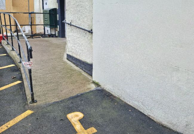 Rent by room in Edinburgh - Smith Place Hotel Room 7 Rent by room in Edinburgh - Smith Place Hotel Room 7