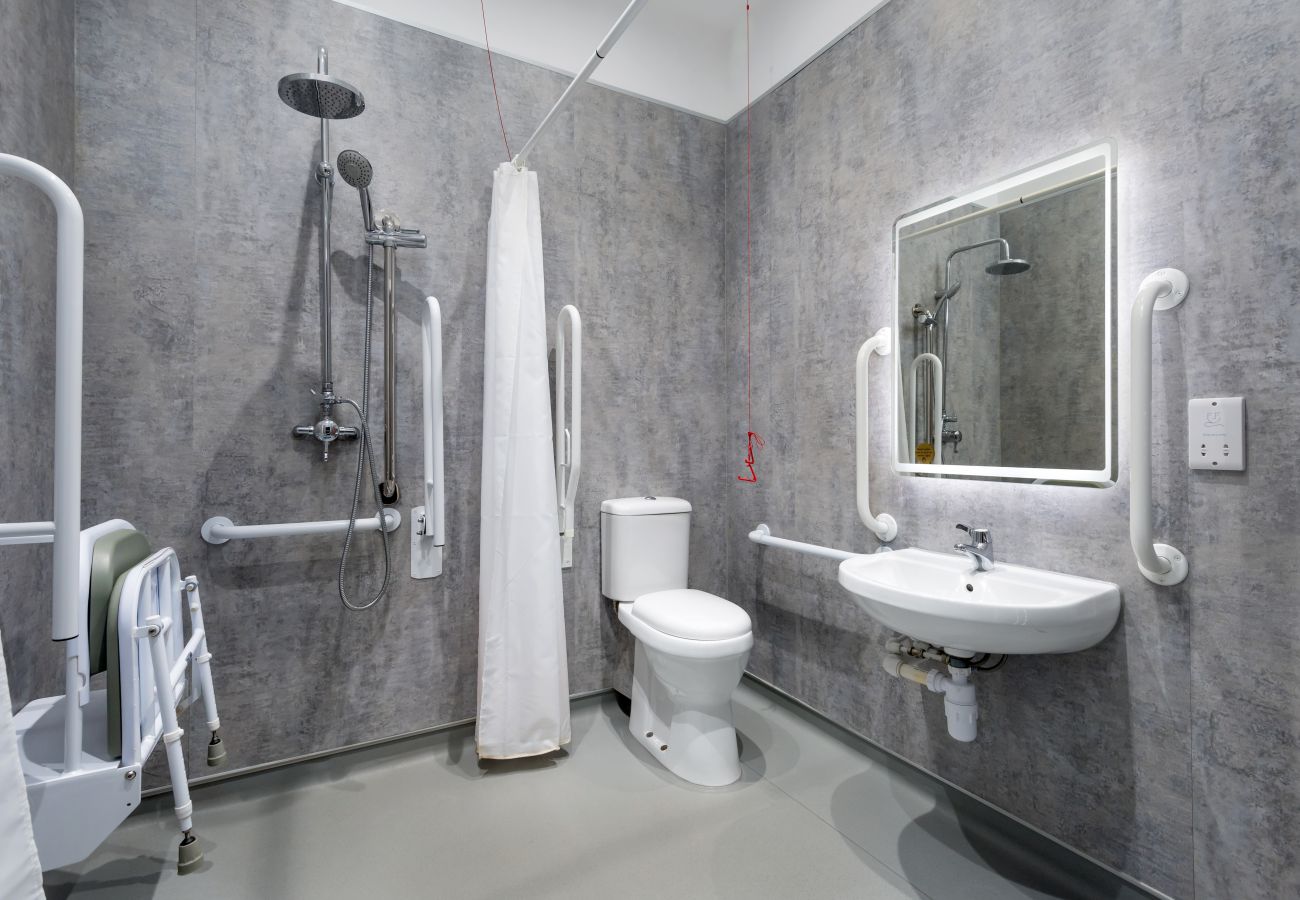 Rent by room in Edinburgh - Smith Place Hotel Room 8 