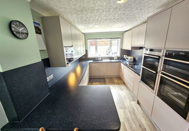 Rent by room in Inverness - mySTAYINN Abermar Guest House | Room 1 Rent by room in Inverness - mySTAYINN Abermar Guest House | Room 1