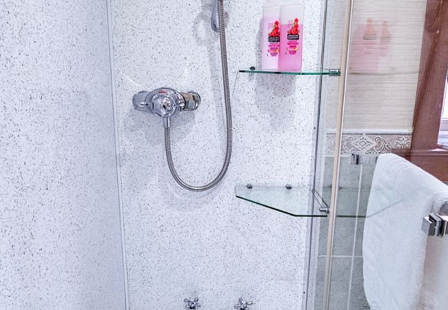 Rent by room in Inverness - mySTAYINN Abermar Guest House | Room 1 Rent by room in Inverness - mySTAYINN Abermar Guest House | Room 1