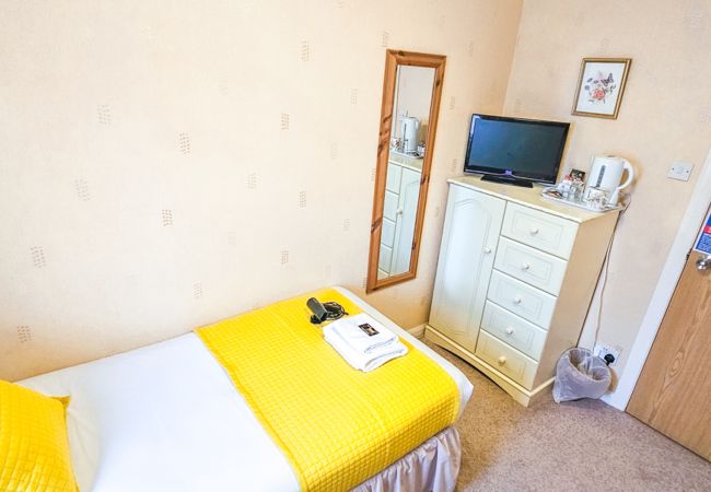 Rent by room in Inverness - mySTAYINN Abermar Guest House | Room 3 Rent by room in Inverness - mySTAYINN Abermar Guest House | Room 3