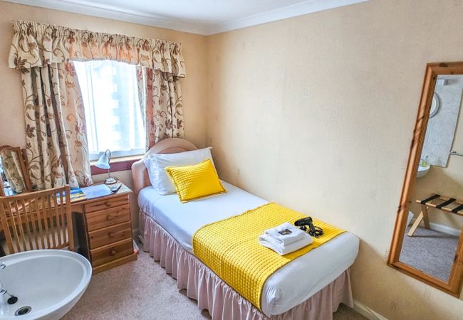 Rent by room in Inverness - mySTAYINN Abermar Guest House | Room 3 Rent by room in Inverness - mySTAYINN Abermar Guest House | Room 3