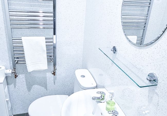 Rent by room in Inverness - mySTAYINN Abermar Guest House  | Room 11 Rent by room in Inverness - mySTAYINN Abermar Guest House  | Room 11