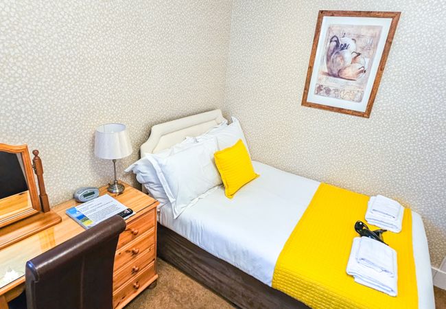 Rent by room in Inverness - mySTAYINN Abermar Guest House  | Room 11 Rent by room in Inverness - mySTAYINN Abermar Guest House  | Room 11