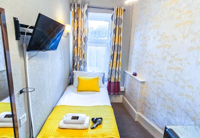 Rent by room in Inverness - mySTAYINN Kinloch Lodge Room 2 Rent by room in Inverness - mySTAYINN Kinloch Lodge Room 2