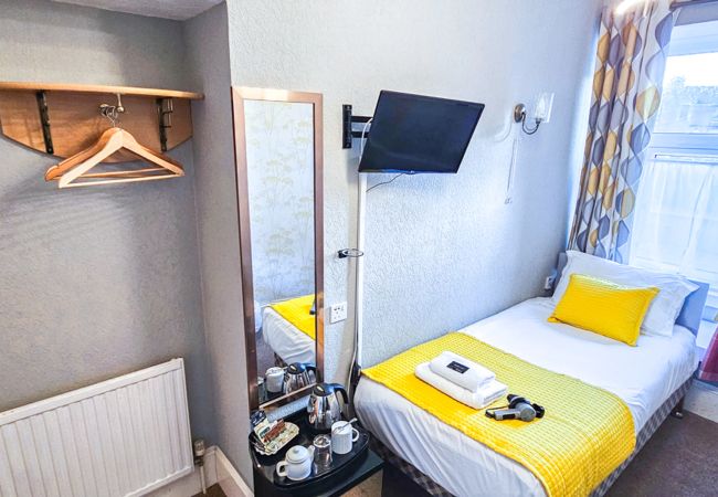 Rent by room in Inverness - mySTAYINN Kinloch Lodge Room 2 Rent by room in Inverness - mySTAYINN Kinloch Lodge Room 2