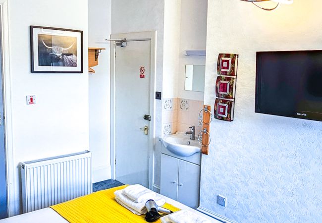 Rent by room in Inverness - mySTAYINN Kinloch Lodge Room 4 Rent by room in Inverness - mySTAYINN Kinloch Lodge Room 4