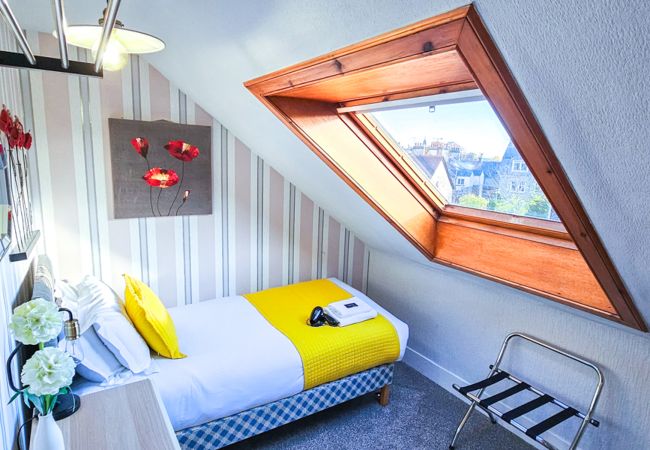 Rent by room in Inverness - mySTAYINN Kinloch Lodge Room 6 Rent by room in Inverness - mySTAYINN Kinloch Lodge Room 6