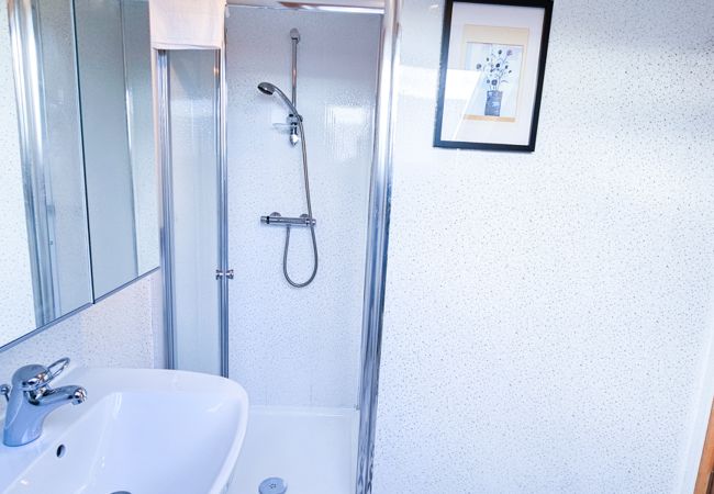 Rent by room in Inverness - mySTAYINN Kinloch Lodge Room 6 Rent by room in Inverness - mySTAYINN Kinloch Lodge Room 6