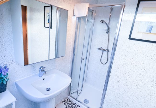 Rent by room in Inverness - mySTAYINN Kinloch Lodge Room 6 Rent by room in Inverness - mySTAYINN Kinloch Lodge Room 6