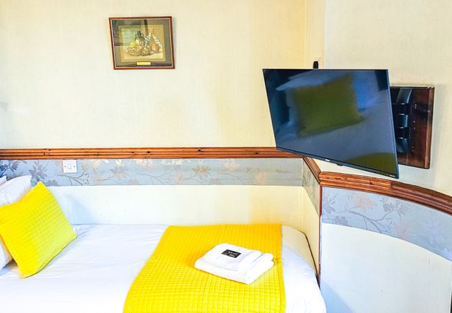 Rent by room in Inverness - mySTAYINN Melrose Villa Room 2 Rent by room in Inverness - mySTAYINN Melrose Villa Room 2