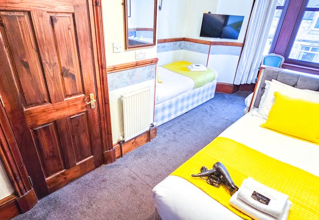 Rent by room in Inverness - mySTAYINN Melrose Villa Room 2 Rent by room in Inverness - mySTAYINN Melrose Villa Room 2