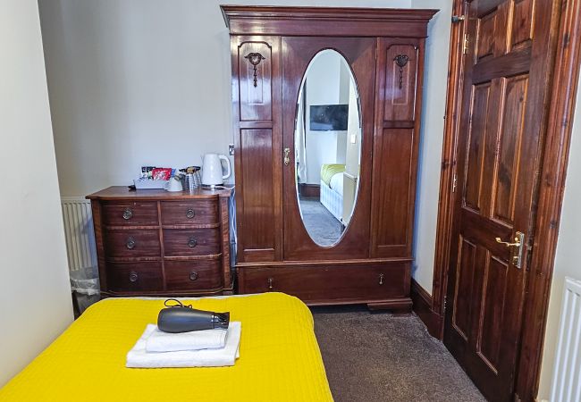 Rent by room in Inverness - mySTAYINN Melrose Villa Room 2 Rent by room in Inverness - mySTAYINN Melrose Villa Room 2