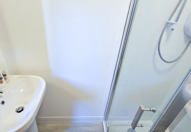 Rent by room in Inverness - mySTAYINN Melrose Villa Room 7 Rent by room in Inverness - mySTAYINN Melrose Villa Room 7