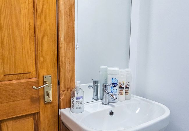 Rent by room in Inverness - mySTAYINN Melrose Villa Room 7 Rent by room in Inverness - mySTAYINN Melrose Villa Room 7