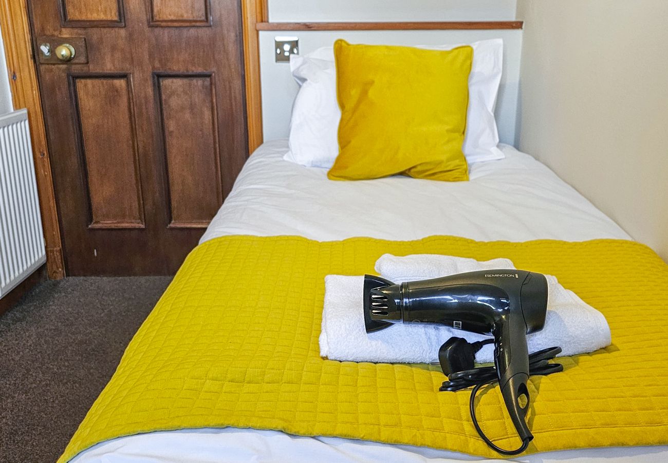Rent by room in Inverness - mySTAYINN Melrose Villa Room 8