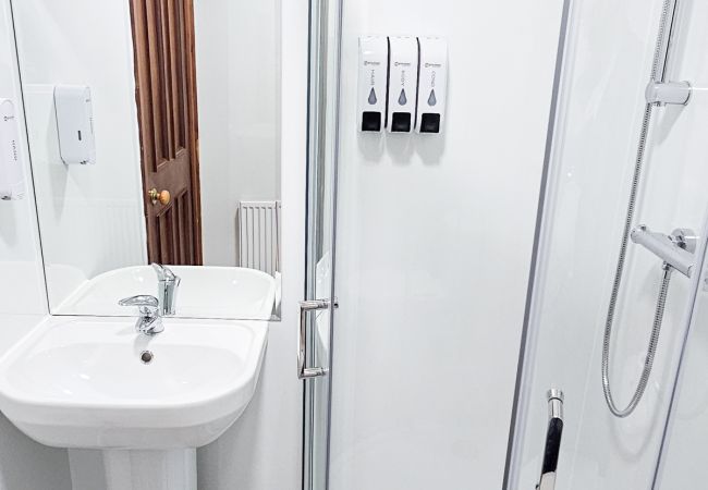 Rent by room in Inverness - mySTAYINN Melrose Villa Room 11 Rent by room in Inverness - mySTAYINN Melrose Villa Room 11