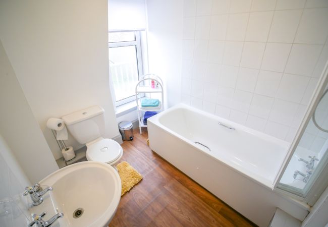 House in Inverness - Telford Rd 5 Bedroom House - Inverness	 House in Inverness - Telford Rd 5 Bedroom House - Inverness