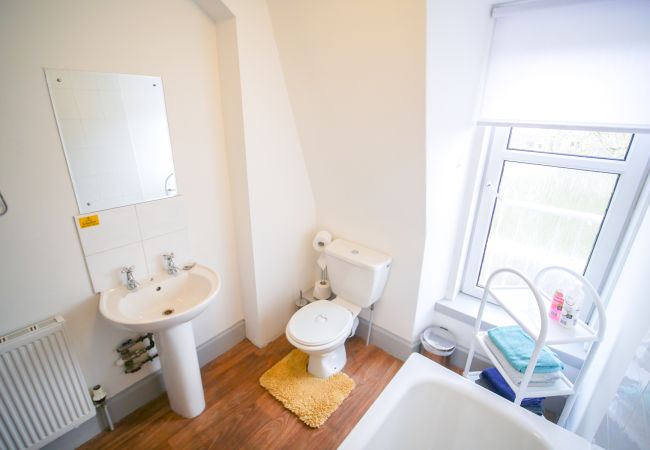 House in Inverness - Telford Rd 5 Bedroom House - Inverness	 House in Inverness - Telford Rd 5 Bedroom House - Inverness