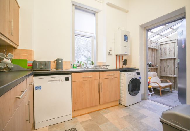 House in Inverness - Telford Rd 5 Bedroom House - Inverness	 House in Inverness - Telford Rd 5 Bedroom House - Inverness