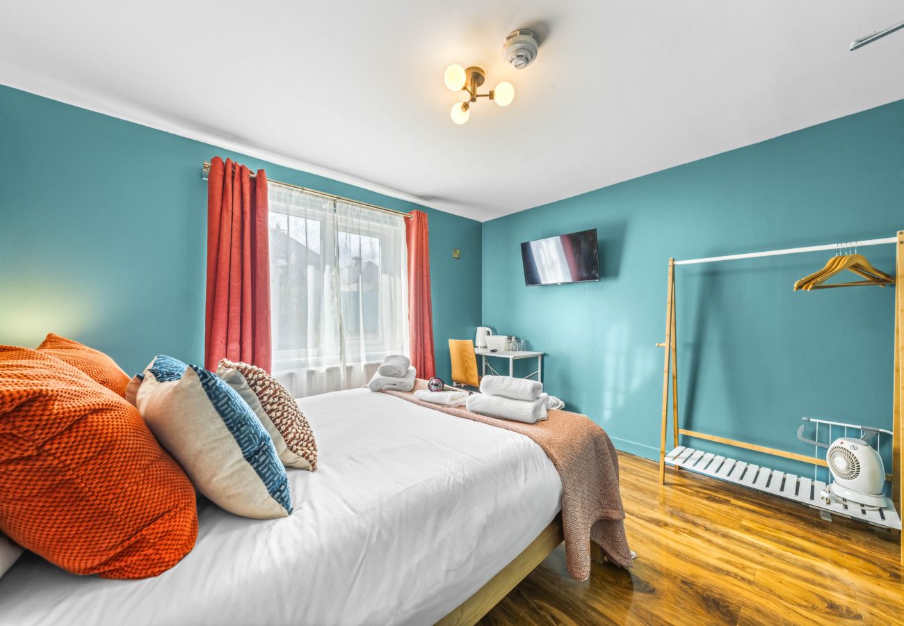 Rent by room in Inverness - mySTAYINN Cromarty Guest house - Room 1