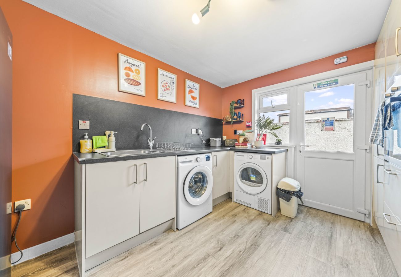 Rent by room in Inverness - mySTAYINN Cromarty Guest house - Room 1