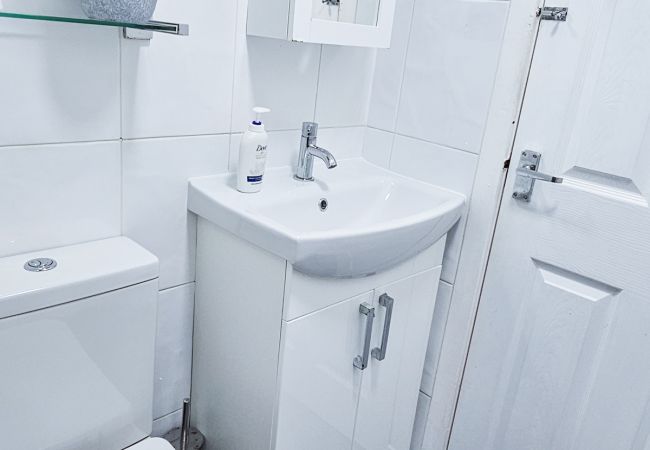 Rent by room in Inverness - mySTAYINN Cromarty Guest house - Room 4 Rent by room in Inverness - mySTAYINN Cromarty Guest house - Room 4