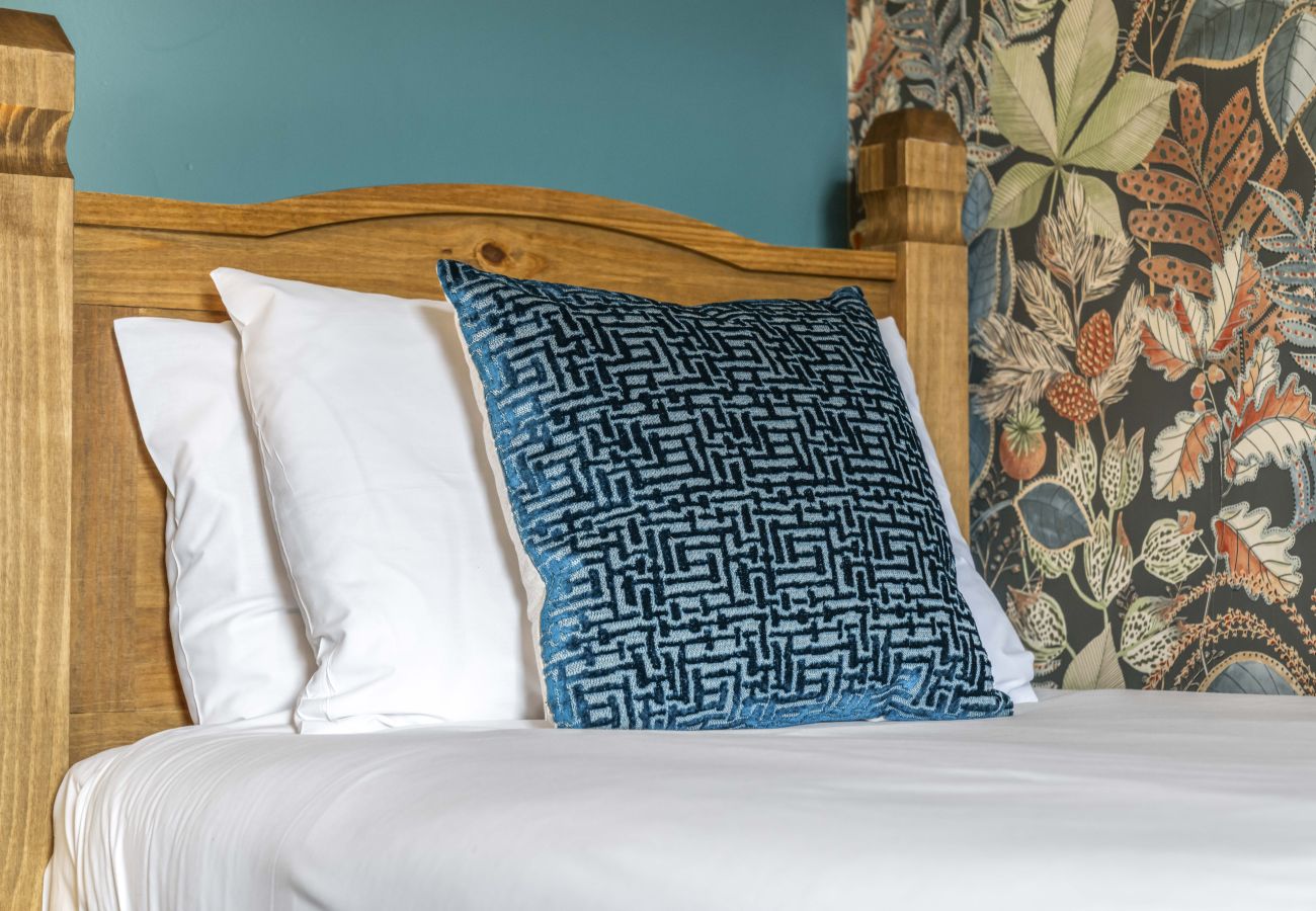 Rent by room in Inverness - mySTAYINN Cromarty Guest house - Room 4