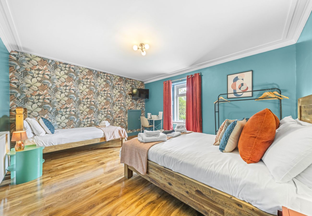 Rent by room in Inverness - mySTAYINN Cromarty Guest house - Room 4