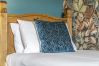 Rent by room in Inverness - mySTAYINN Cromarty Guest house - Room 4