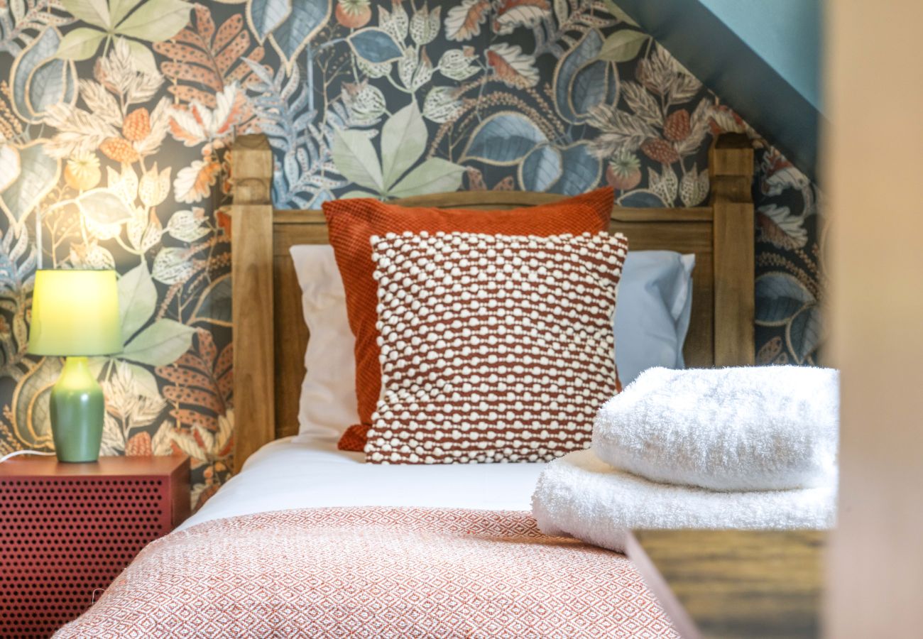 Rent by room in Inverness - mySTAYINN Inverness Guest house - Room 9