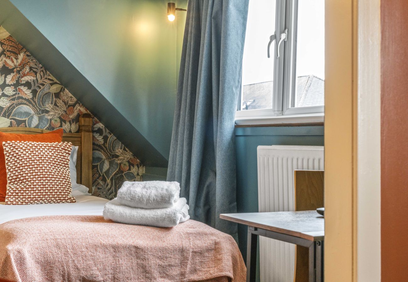 Rent by room in Inverness - mySTAYINN Inverness Guest house - Room 9