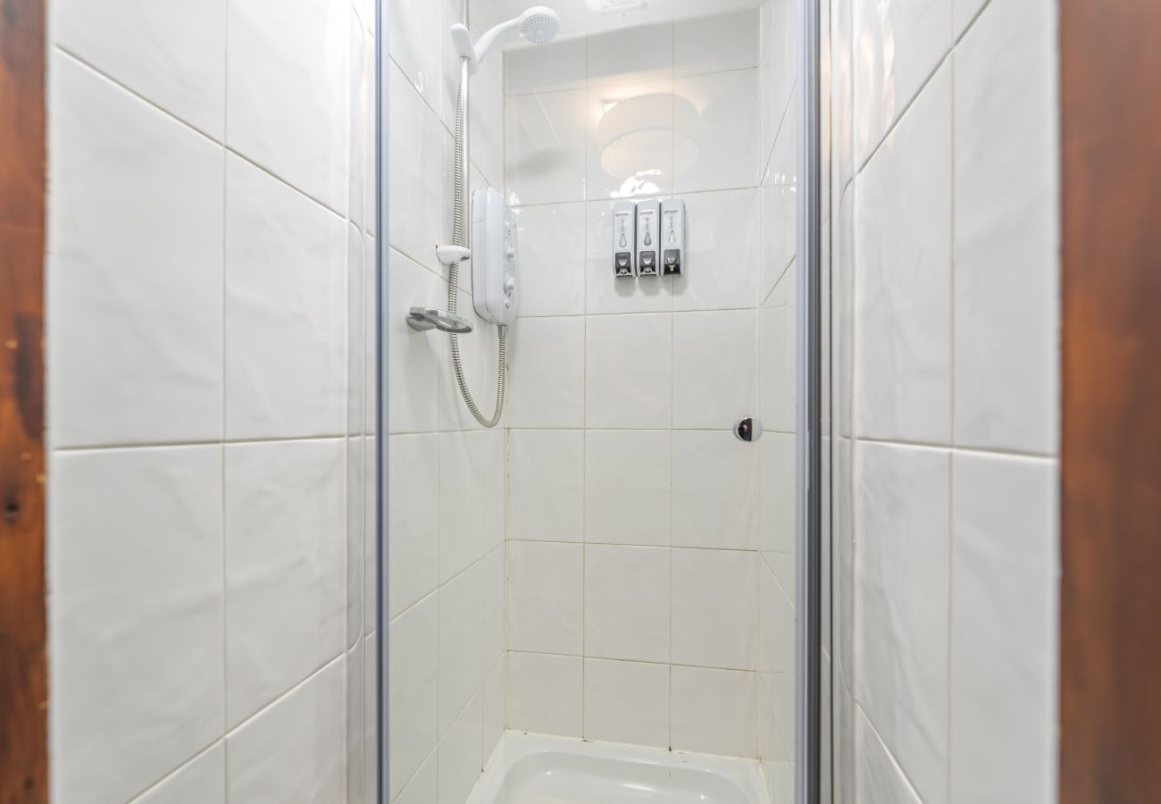 Rent by room in Inverness - mySTAYINN Inverness Guest house - Room 9