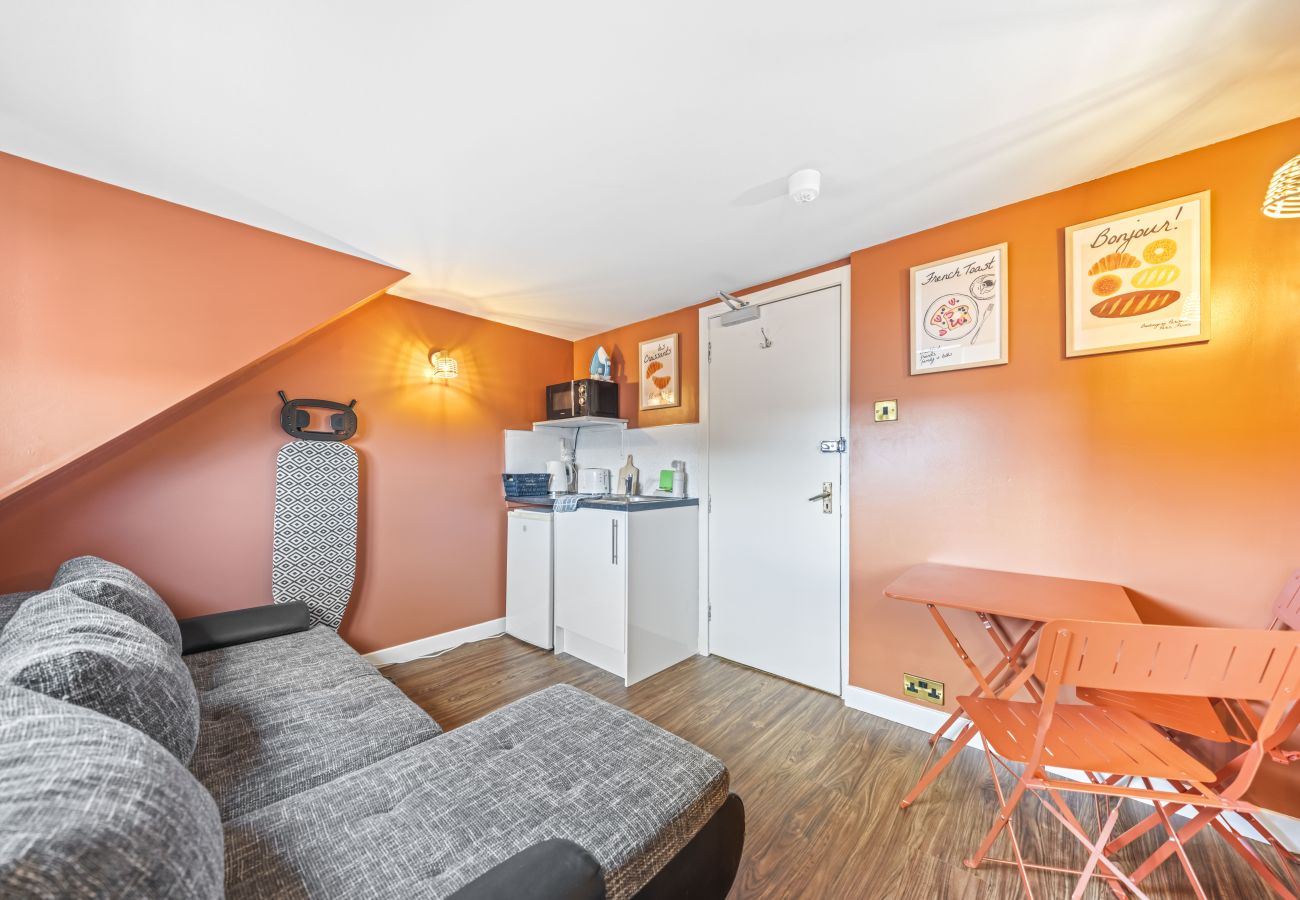 Rent by room in Inverness - mySTAYINN Inverness Guest house - Room 9