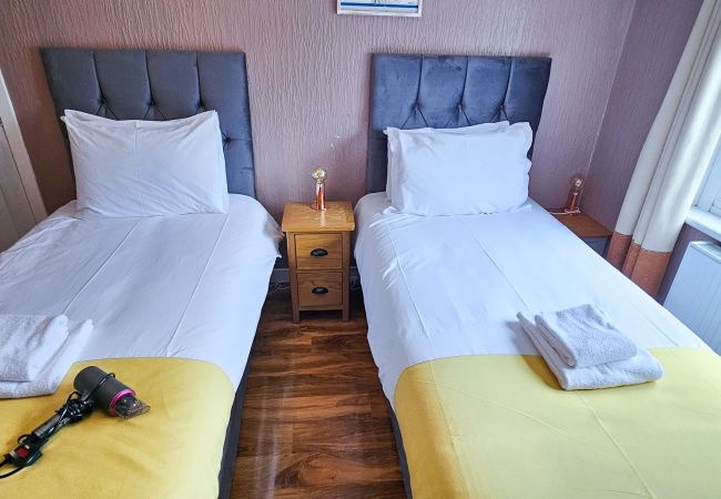 Rent by room in Inverness - mySTAYINN Cromarty Guest house - Room 2 Rent by room in Inverness - mySTAYINN Cromarty Guest house - Room 2