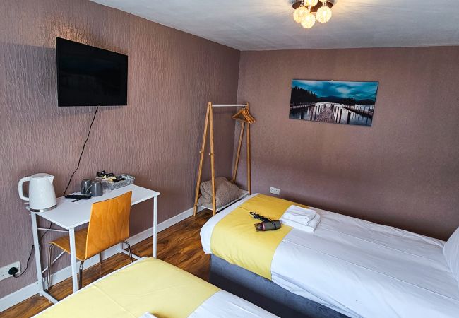 Rent by room in Inverness - mySTAYINN Cromarty Guest house - Room 2 Rent by room in Inverness - mySTAYINN Cromarty Guest house - Room 2