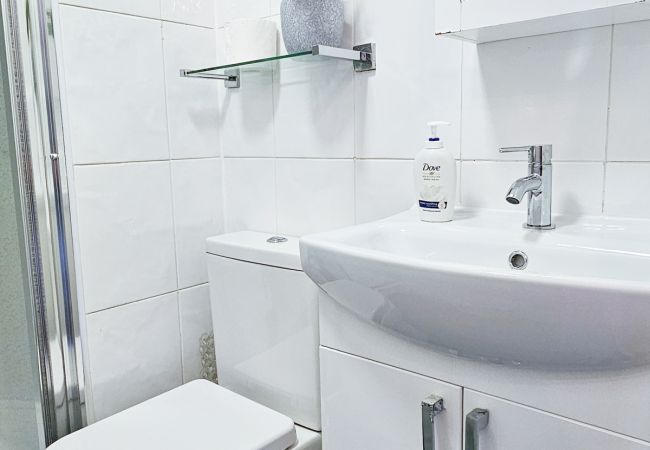 Rent by room in Inverness - mySTAYINN Cromarty Guest house - Room 2 Rent by room in Inverness - mySTAYINN Cromarty Guest house - Room 2