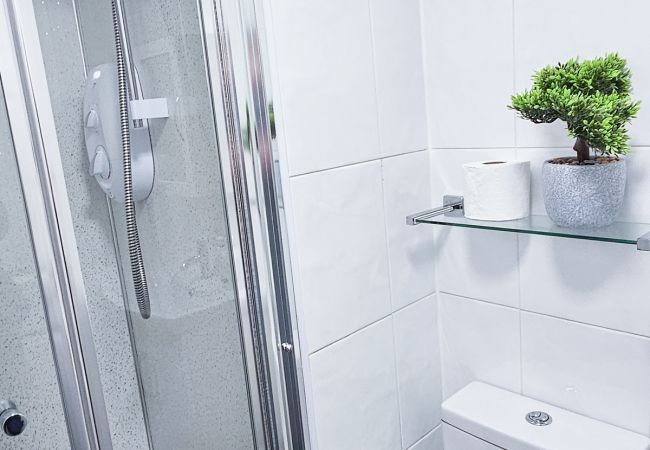 Rent by room in Inverness - mySTAYINN Cromarty Guest house - Room 2 Rent by room in Inverness - mySTAYINN Cromarty Guest house - Room 2