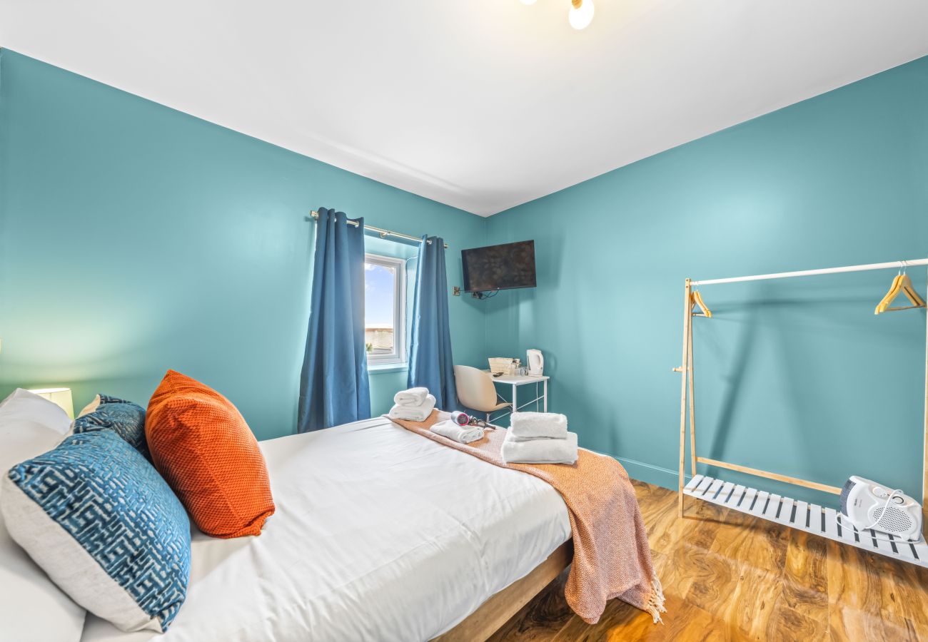 Rent by room in Inverness - mySTAYINN Cromarty Guest house - Room 3
