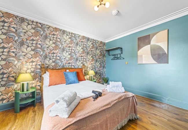 Rent by room in Inverness - mySTAYINN Fraser Guest House - Room 7