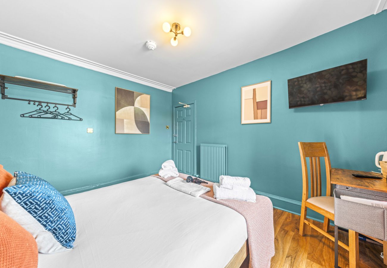 Rent by room in Inverness - mySTAYINN Fraser Guest House - Room 7