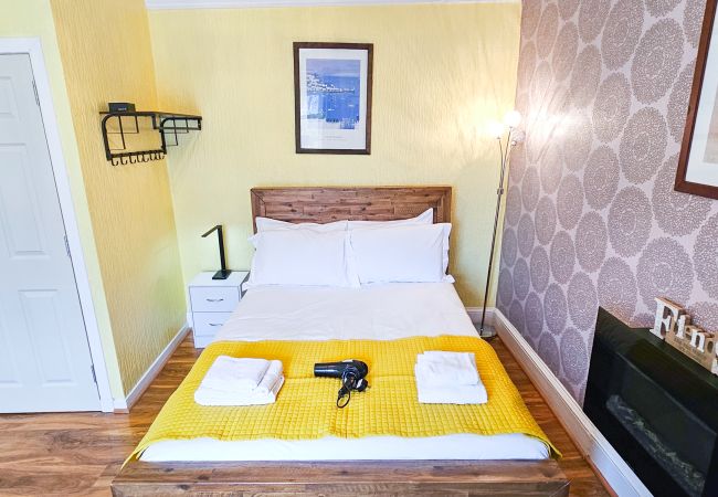 Rent by room in Inverness - mySTAYINN Fraser Guest House - Room 8 Rent by room in Inverness - mySTAYINN Fraser Guest House - Room 8