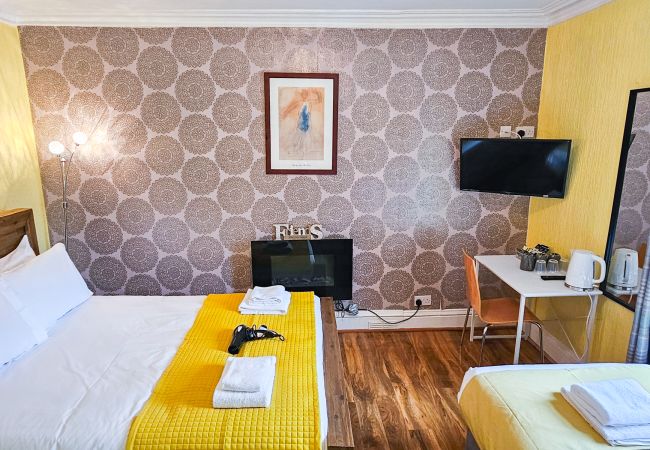 Rent by room in Inverness - mySTAYINN Fraser Guest House - Room 8 Rent by room in Inverness - mySTAYINN Fraser Guest House - Room 8