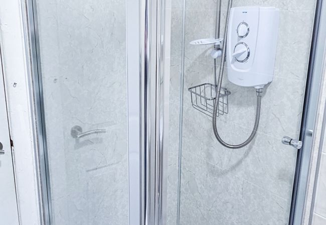 Rent by room in Inverness - mySTAYINN Fraser Guest House - Room 8 Rent by room in Inverness - mySTAYINN Fraser Guest House - Room 8